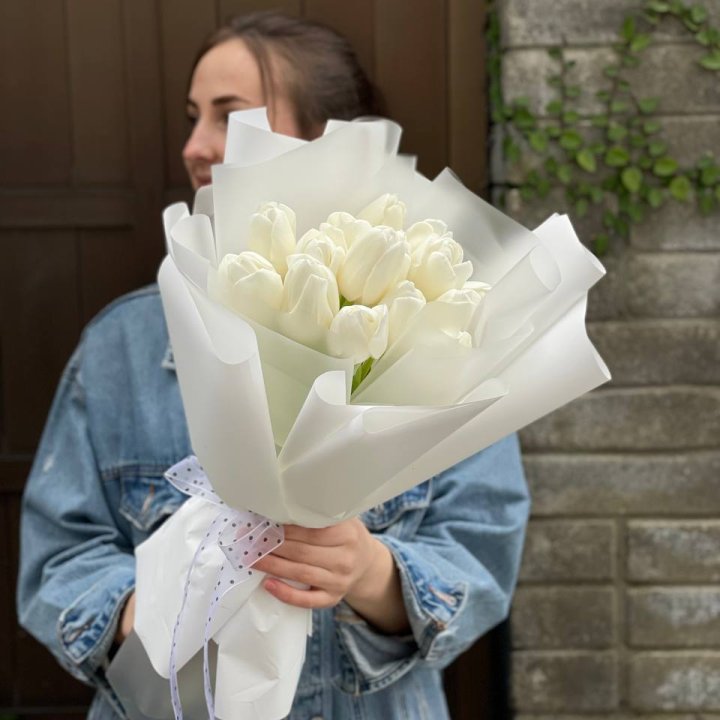 Букет белоснежных тюльпанов в Магнитогорске